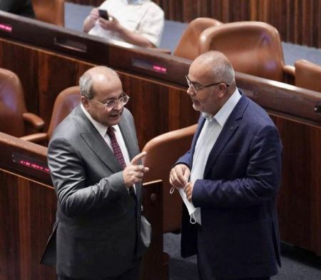 بيان توضيحي لخريجي التمريض